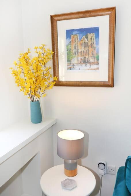 Central Ripon Apartment - View Of The Cathedral! المظهر الخارجي الصورة