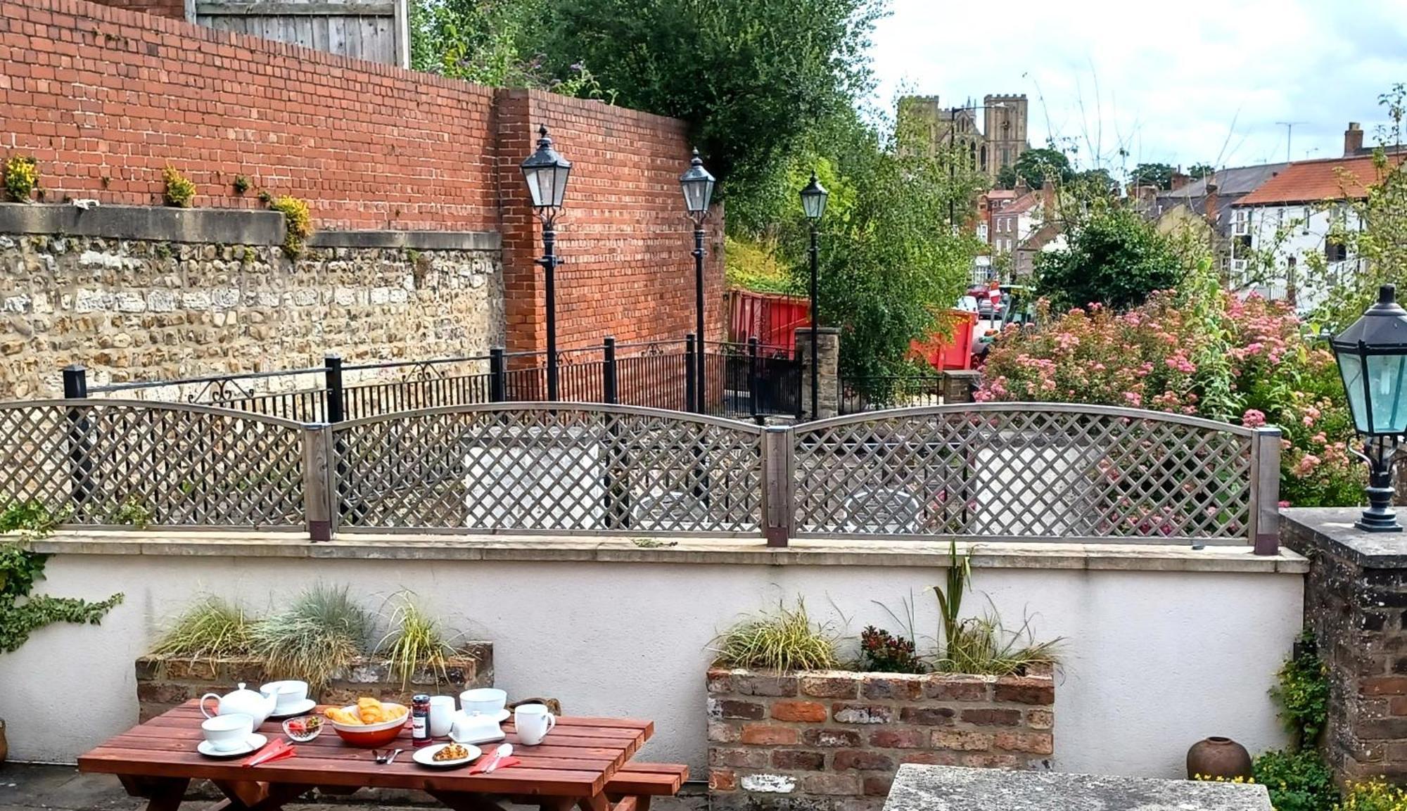 Central Ripon Apartment - View Of The Cathedral! المظهر الخارجي الصورة